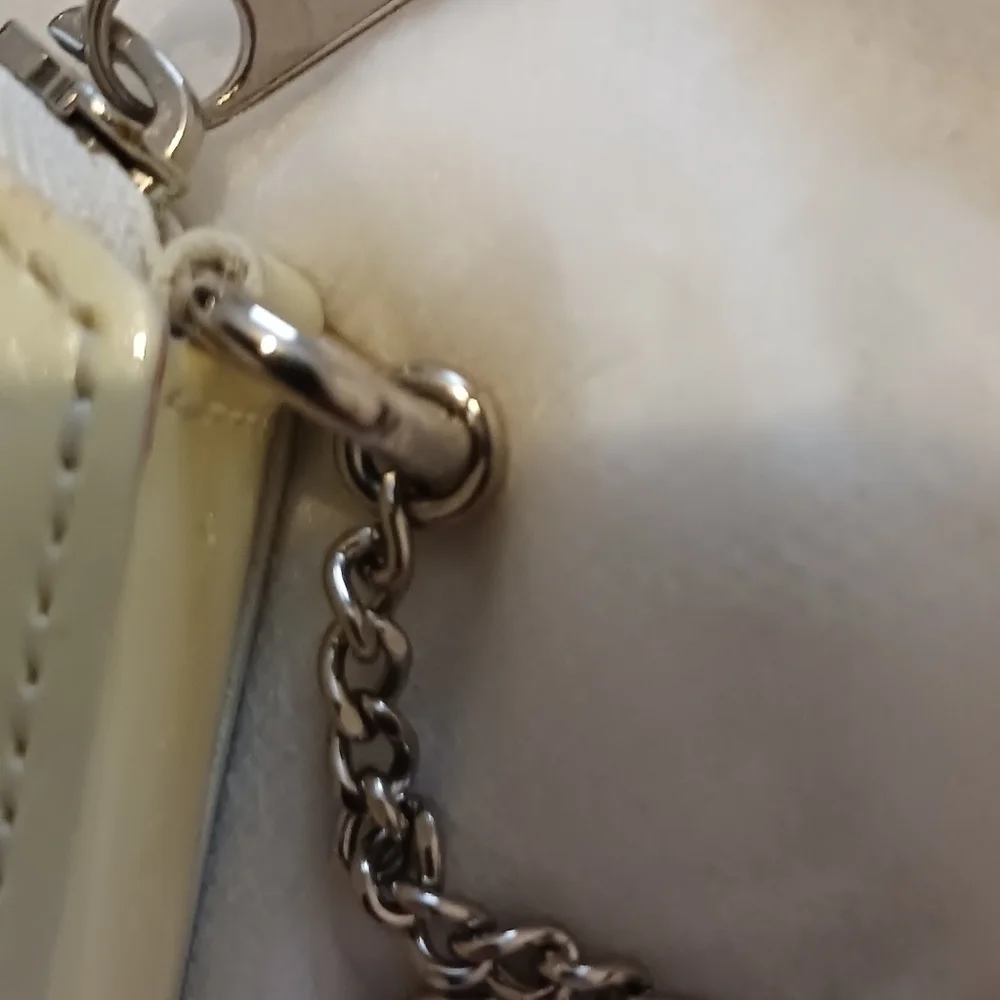 Louis vuitton Vernis Porte Monnaie Flocon coin purse.